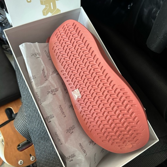 FCTRY LAB KNIGHT RNR SLIDE - Picture 10 of 12